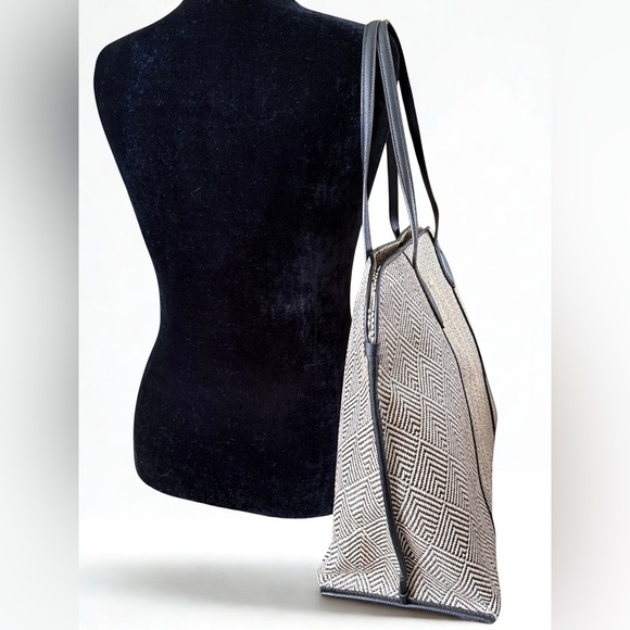 FURLA Black & Cream Woven Tote with Leather Trim and Gold Hardware w/ COA - Picture 5 of 10